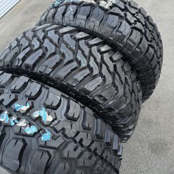 only 3 used tires Lt33x12.50r17 
all 3 different brands but looks like 99% tread on $350.00 all 3