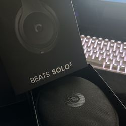 Beats Solo 3 (missing charger) Brand New In box 