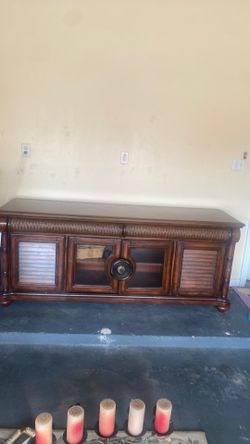 Use but it beautiful  tv stand