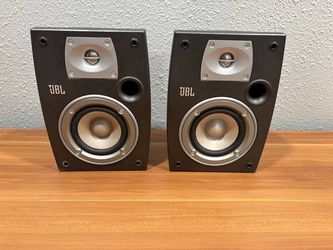 Pair of JBL Northridge Series N24 Bookshelf Speakers Monitors