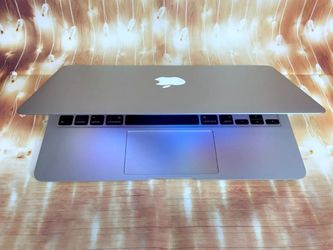 Apple Macbook Air 11”