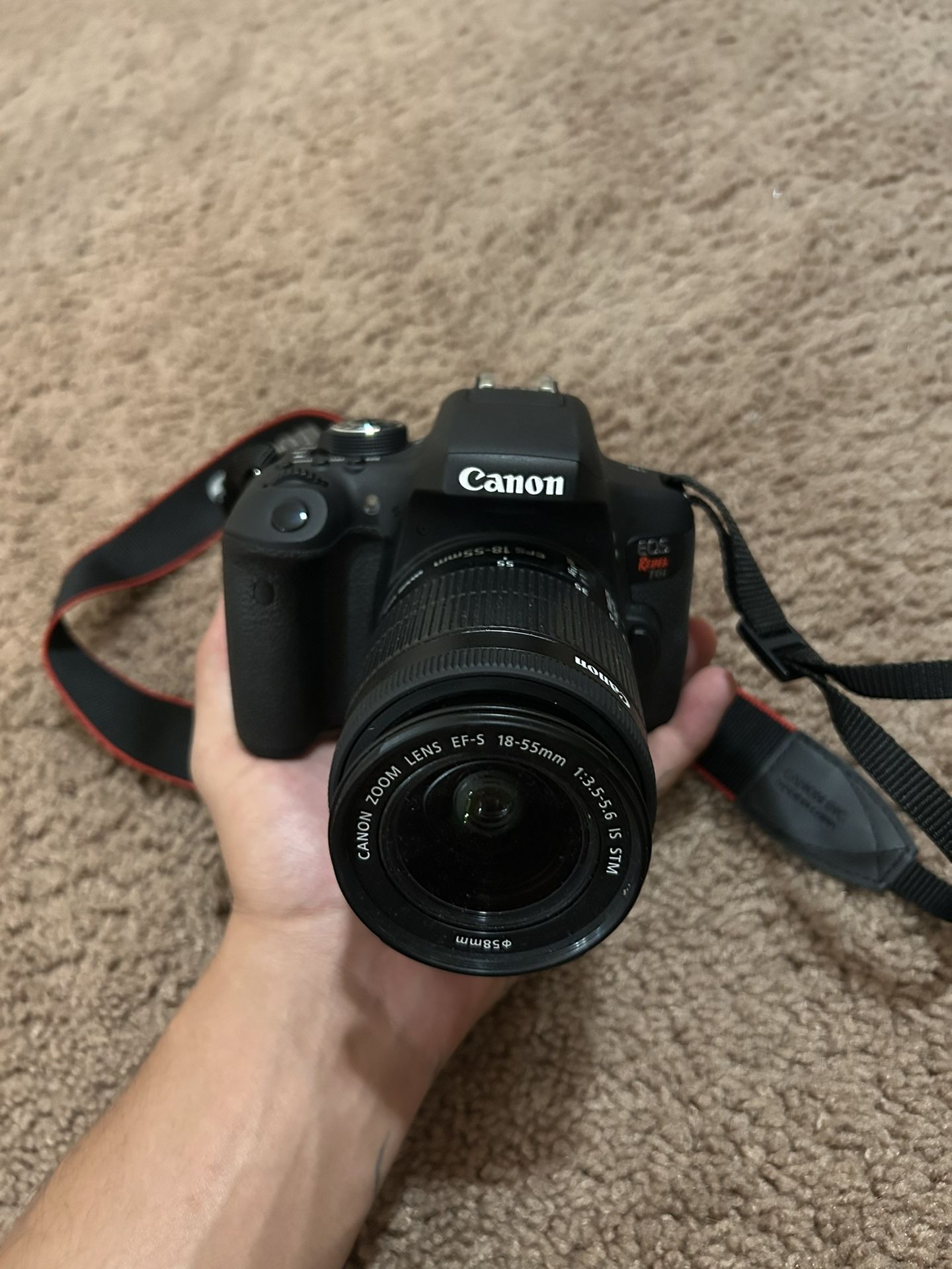Canon EOS Rebel T6i