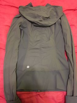 Lulu lemon size 6 women's windbreaker