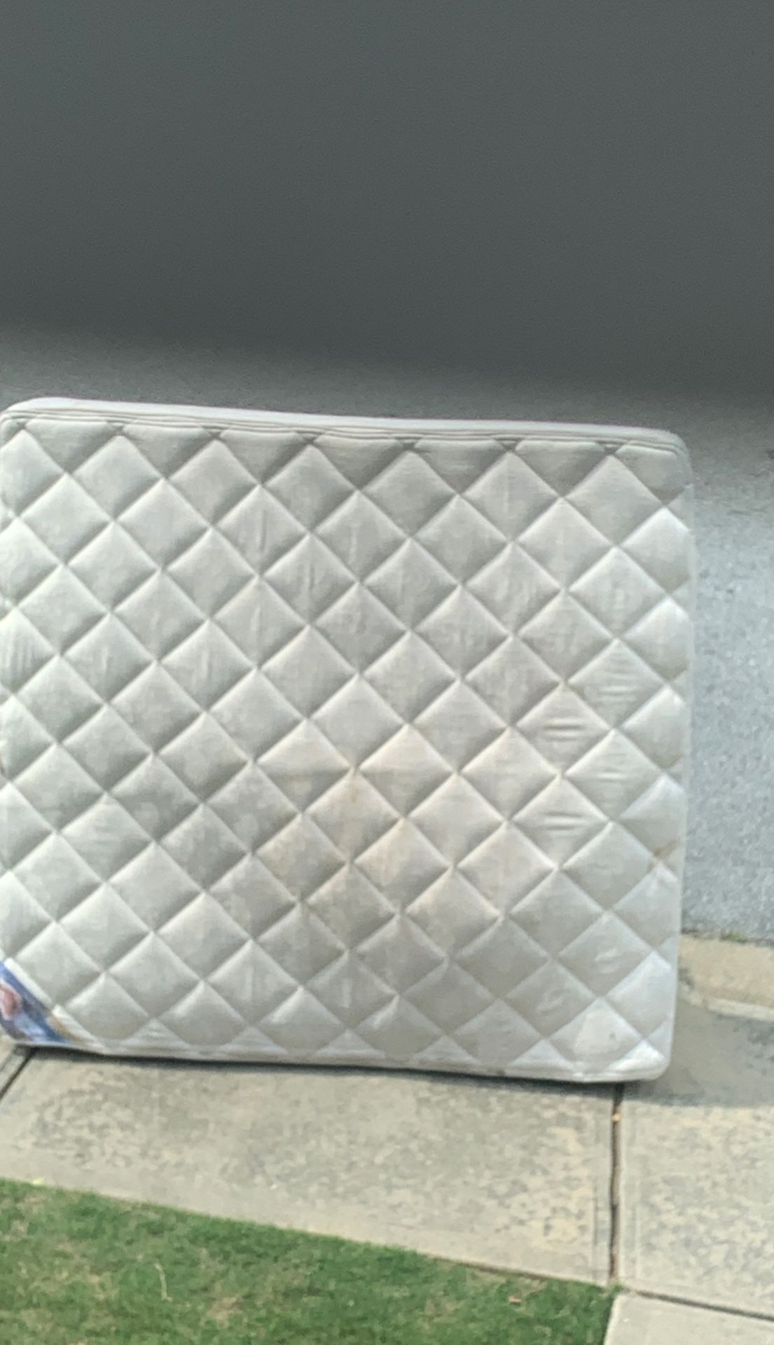 Free King mattress to be picked outside of my house ASAP