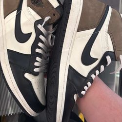 Jordan 1 Mochas Size 11
