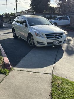 2012 MERCEDES R350 4Matic