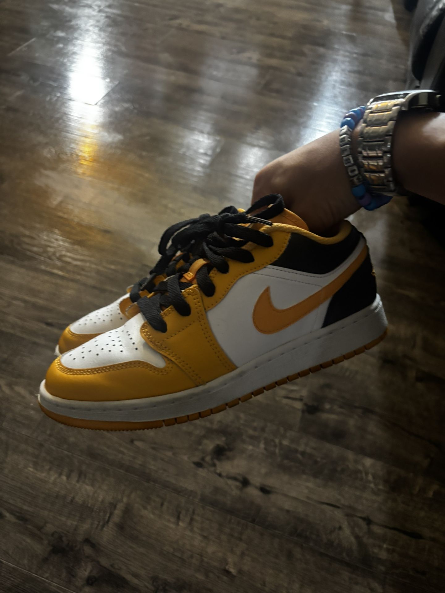 Jordan 1 Low TAXI Size 4.5Y
