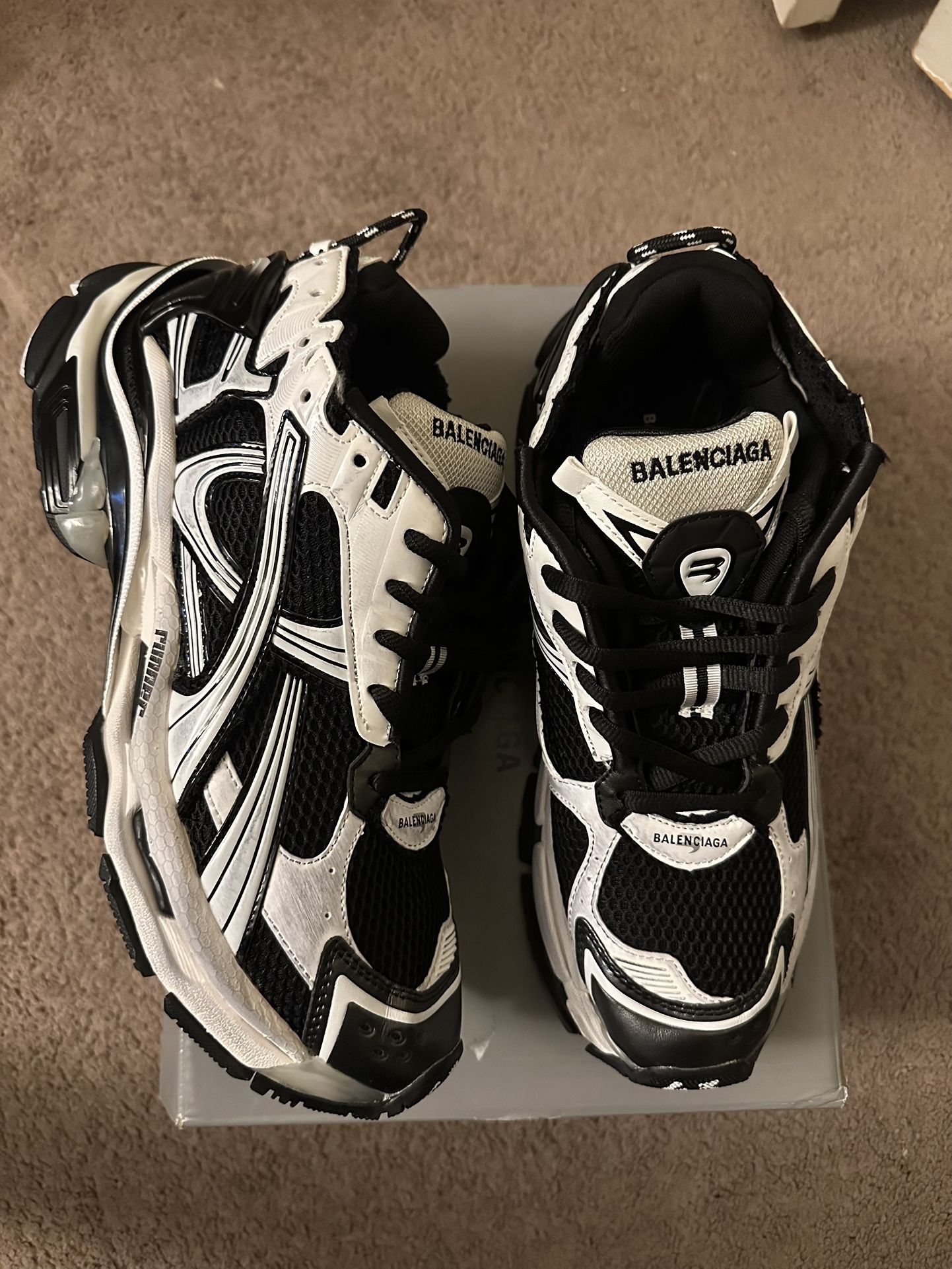 Balenciaga Runner
