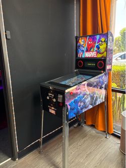 Arcade 1Up Marvel Digital Pinball  Comes with different games  Is in pristine condition. I have no room for it    Trade for iPhone 16 pro max/ iPad un