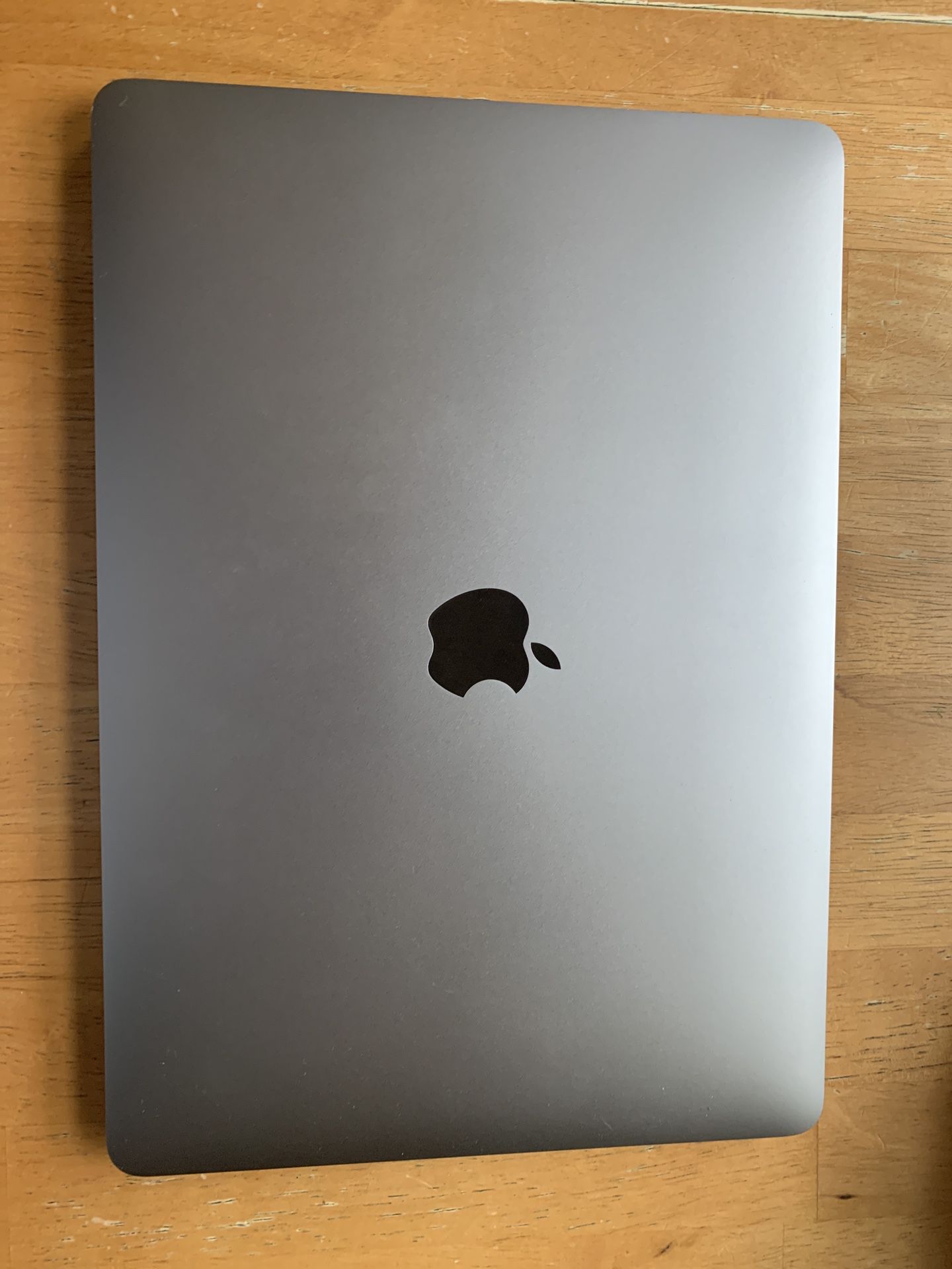 2018 MacBook Air i5 w/ adapters (Price negotiable)