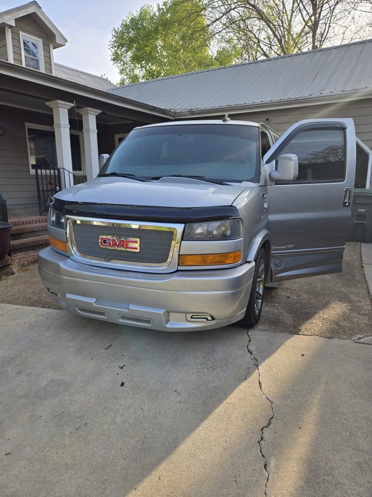 2016 GMC Savana