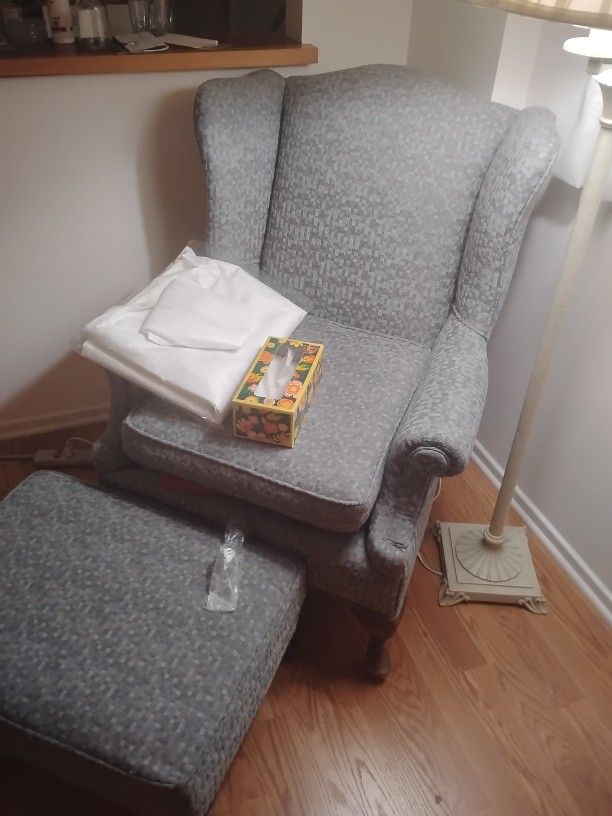 Two Matching Arm Chairs And One Ottomen Must Go