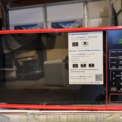 Microwave Oven, 700 Watts, New (Color Red) 0.7 cu. ft. 17.56 IN W × 12.72 IN D x 9.57