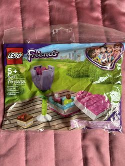 LEGO Friends Hearts Flower