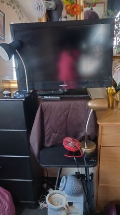 32 inch TV with DVD player
