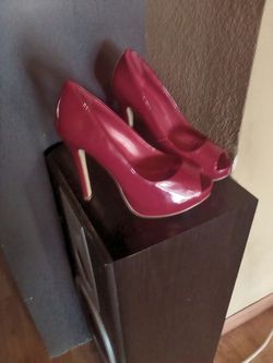 Size 8 JCP Spring Collection Red heels