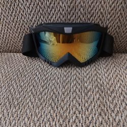 MOTORCYCLE GOGGLES.  MULTI COLOR LENS.  ADJUSTABLE STRAP.  NEW.  PICKUP ONLY.