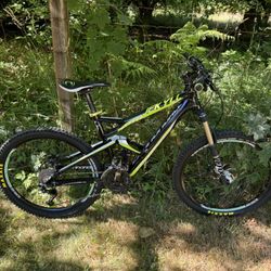 cannondale jekyll bike 