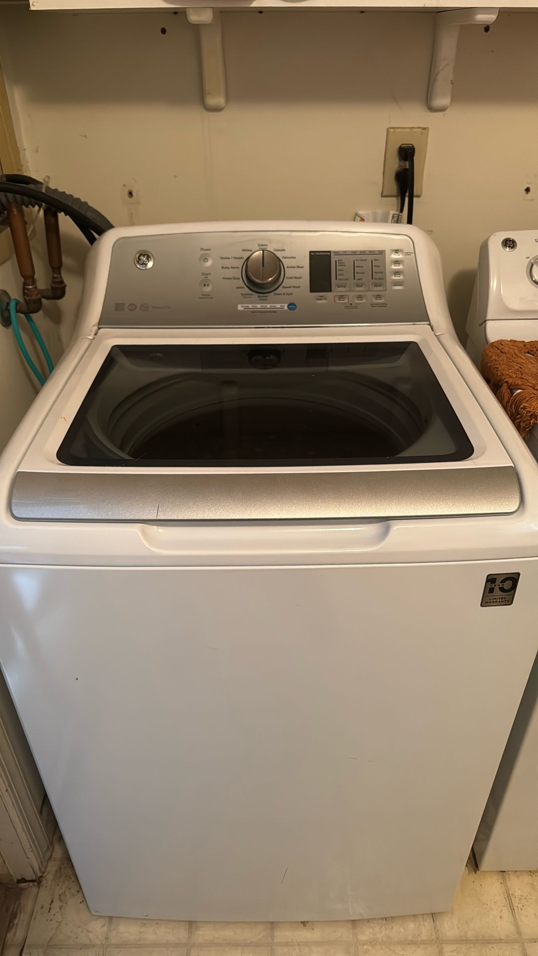 GE® 4.6 cu. ft. Capacity Washer with Stainless Steel Basket