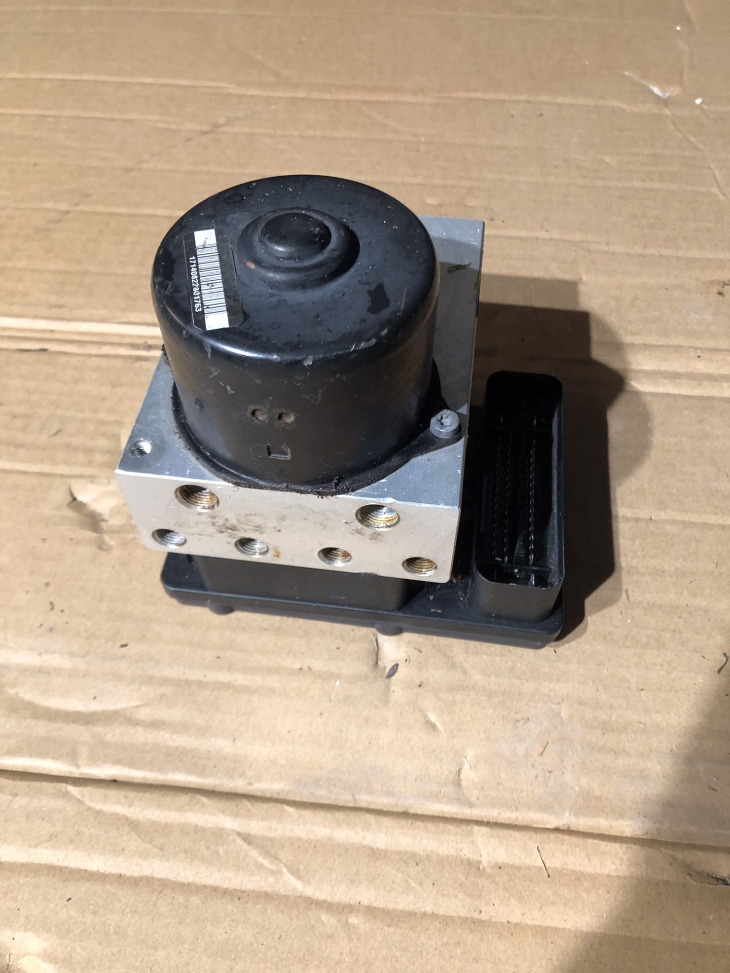 2005 - 2008 Nissan Pathfinder Brake System ABS Control Pump Unit 47660 ZP00A OEM