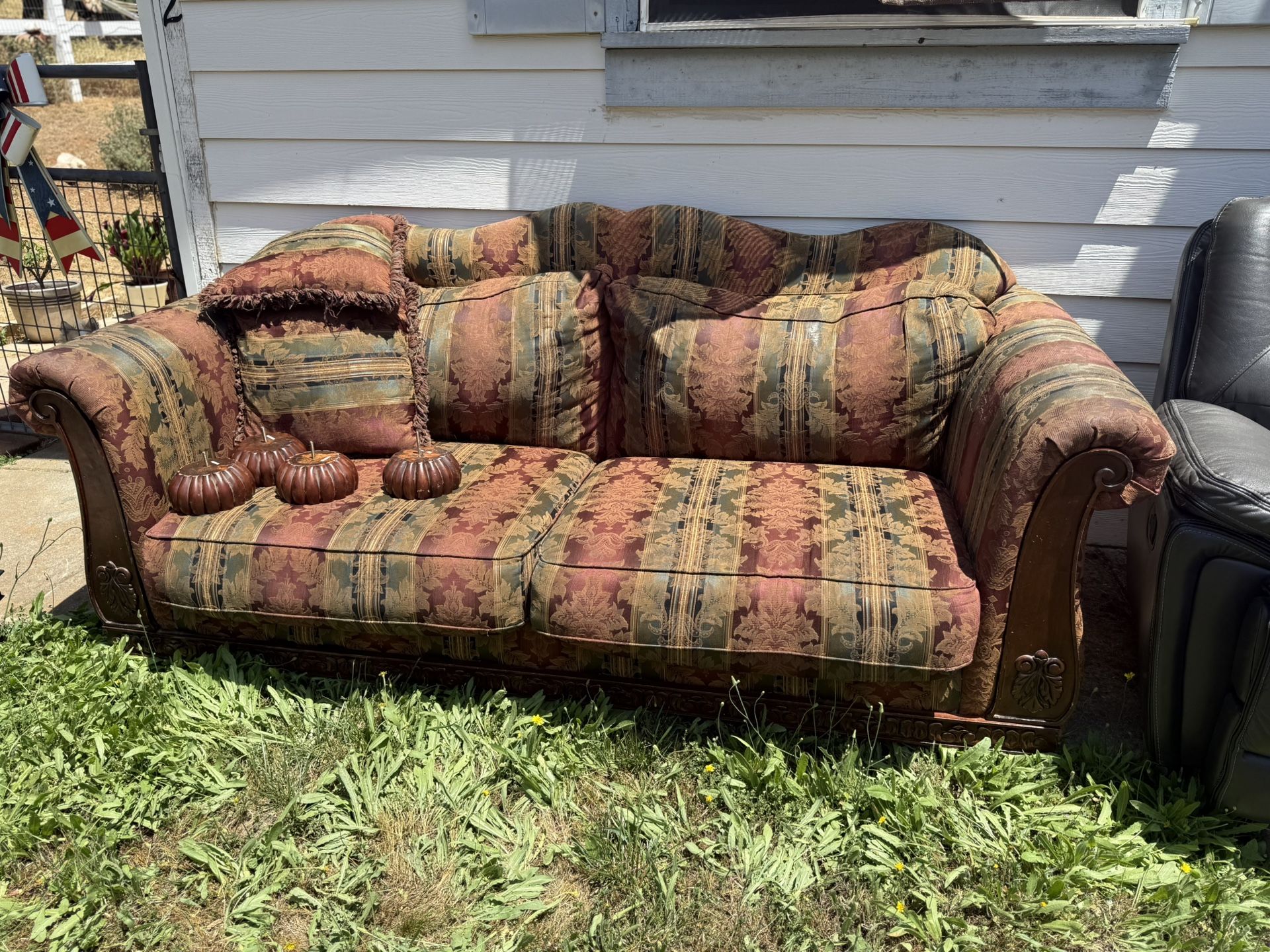 Free Sofa
