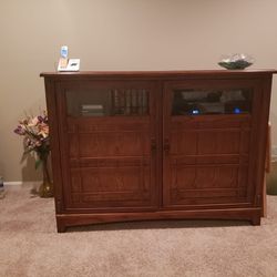 TV Cabinet w/TV