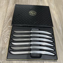 Carvel Hall Knife Set