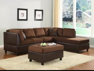 Sectional Sofá + Ottoman in Offert (9909)