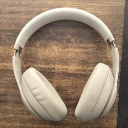 Beats Studio Pro 