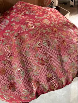 Queen size comforter