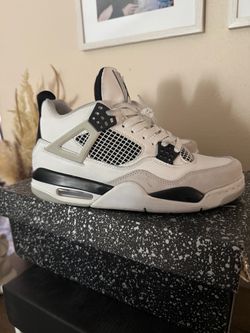 Air Jordan 4 cements