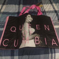 Vendo 4 bolsas de edición Limitada de Selena Quintanilla
