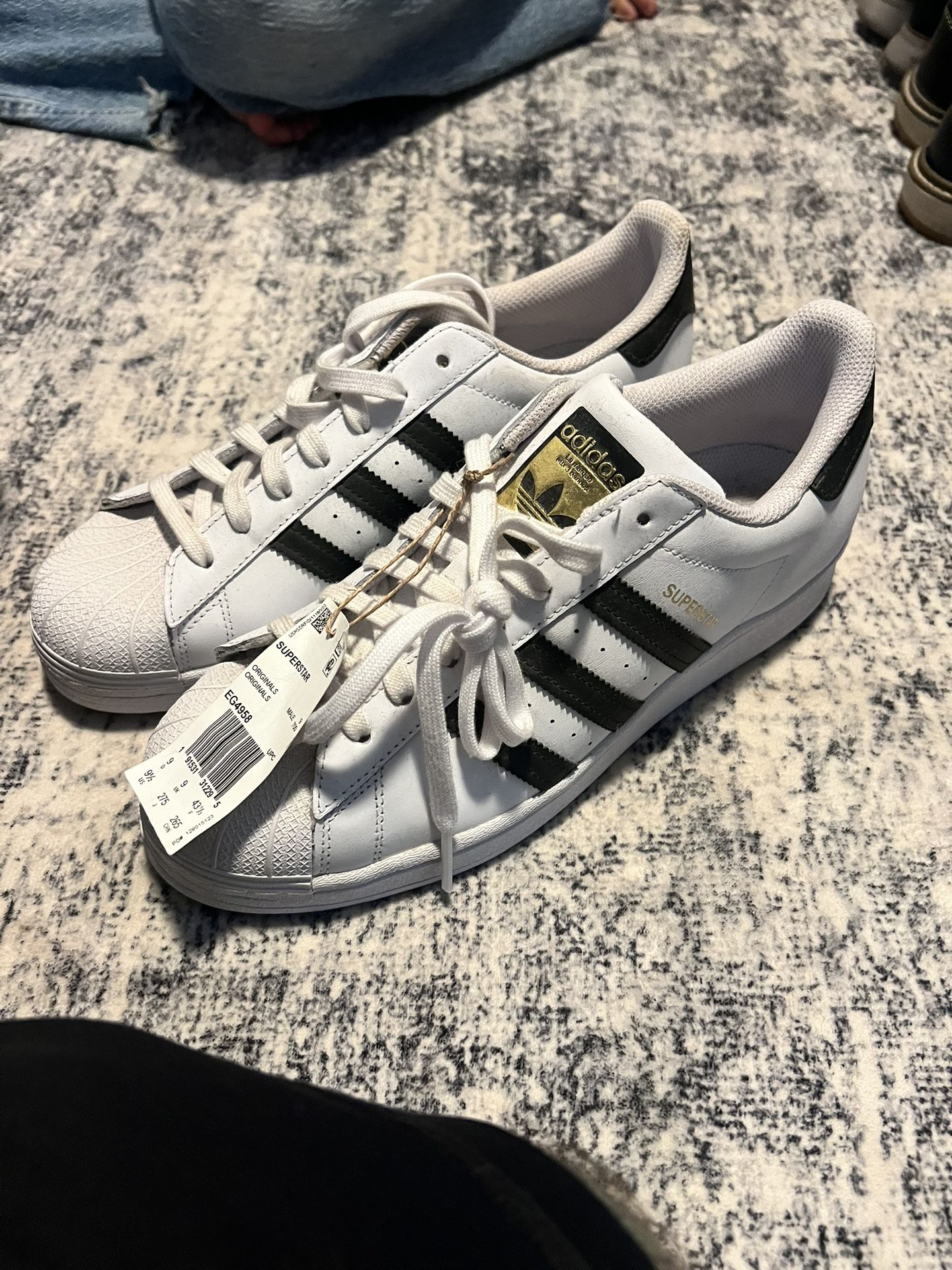 White Adidas Superstar Shoes Men’s Size 9-1/2