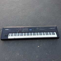 Yamaha S90 XS Synthesizer