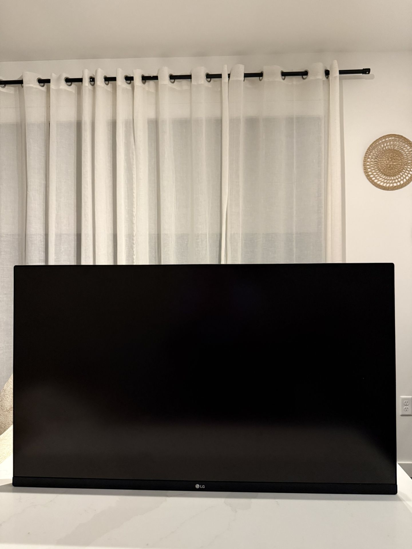 LG 32 inch Computer Monitor