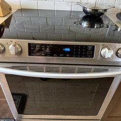 Samsung Electric Cooktop with Convection Oven