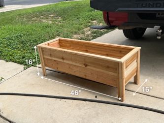 Cedar planter box