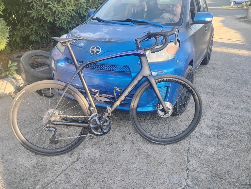 Trek Domane Chaple Carbon Fiber Peddle Assist