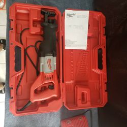 Milwaukee 12 Amp Sawsaw