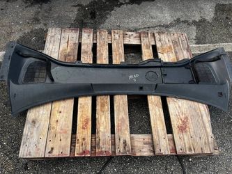 2010-17 VOLVO XC60 3.2 Front Windscreen Wiper Cowl Trim Panel