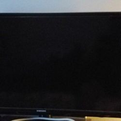 Samsung 32 inch TV & Table