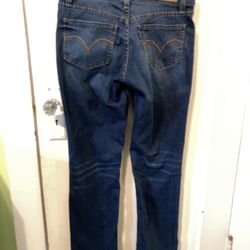 Ladies Size 5 Levi’s 