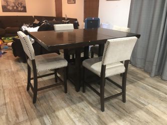 Ashley’s Kitchen Table