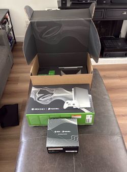 XBOX ONE  X Taco bell Edition Console With Elite Controller .