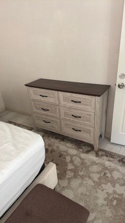 Wayfair king bed set with rug and nightstands