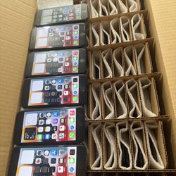 Apple iPhone 7 - 32GB - Unlocked