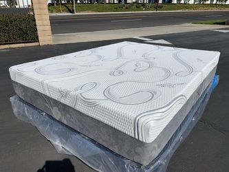 Cal king organic cool gel memory foam mattress!!