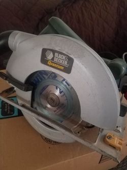 Black and Decker Quantum Circular Saw with saw blade