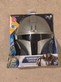 Star Wars The Mandalorian Electronic Mask Hasbro Costume Toy Sounds Phrases NEW