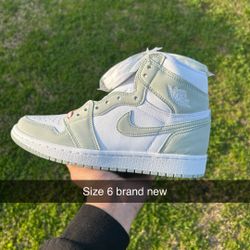 Jordan 1 Sea foam Size 6